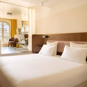 Du Sentier Hotel
