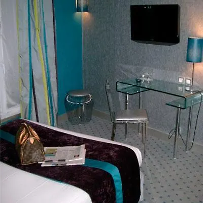 Les Plumes Hotel Paris