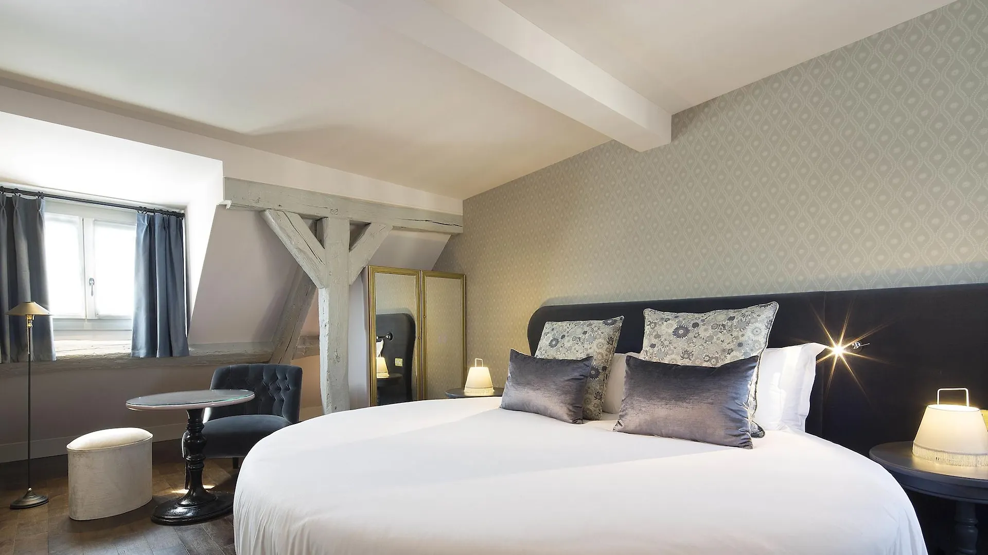 Les Plumes Hotel Paris