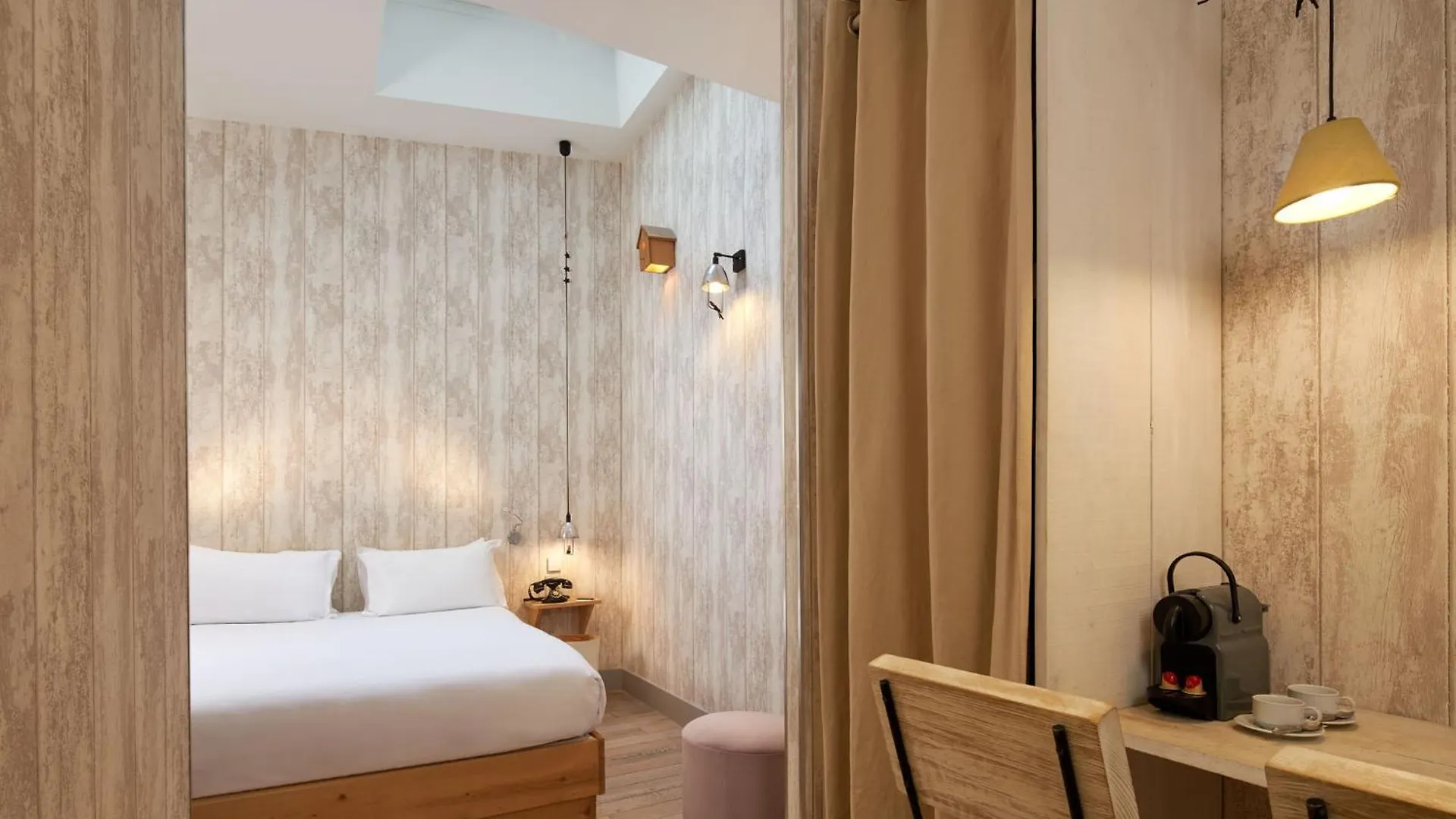Les Plumes Hotel Paris