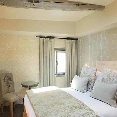 Les Plumes Hotel Paris France