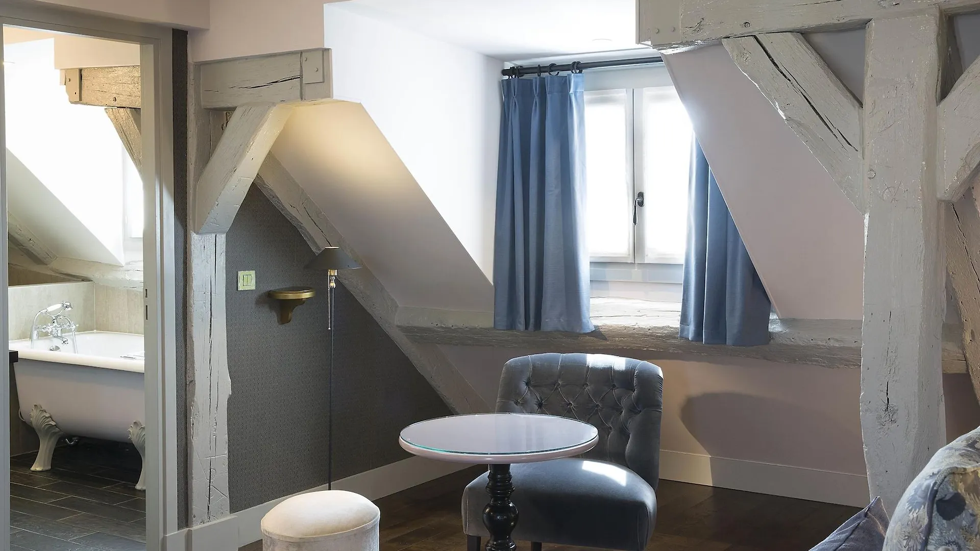 Les Plumes Hotel Paris 4*,
