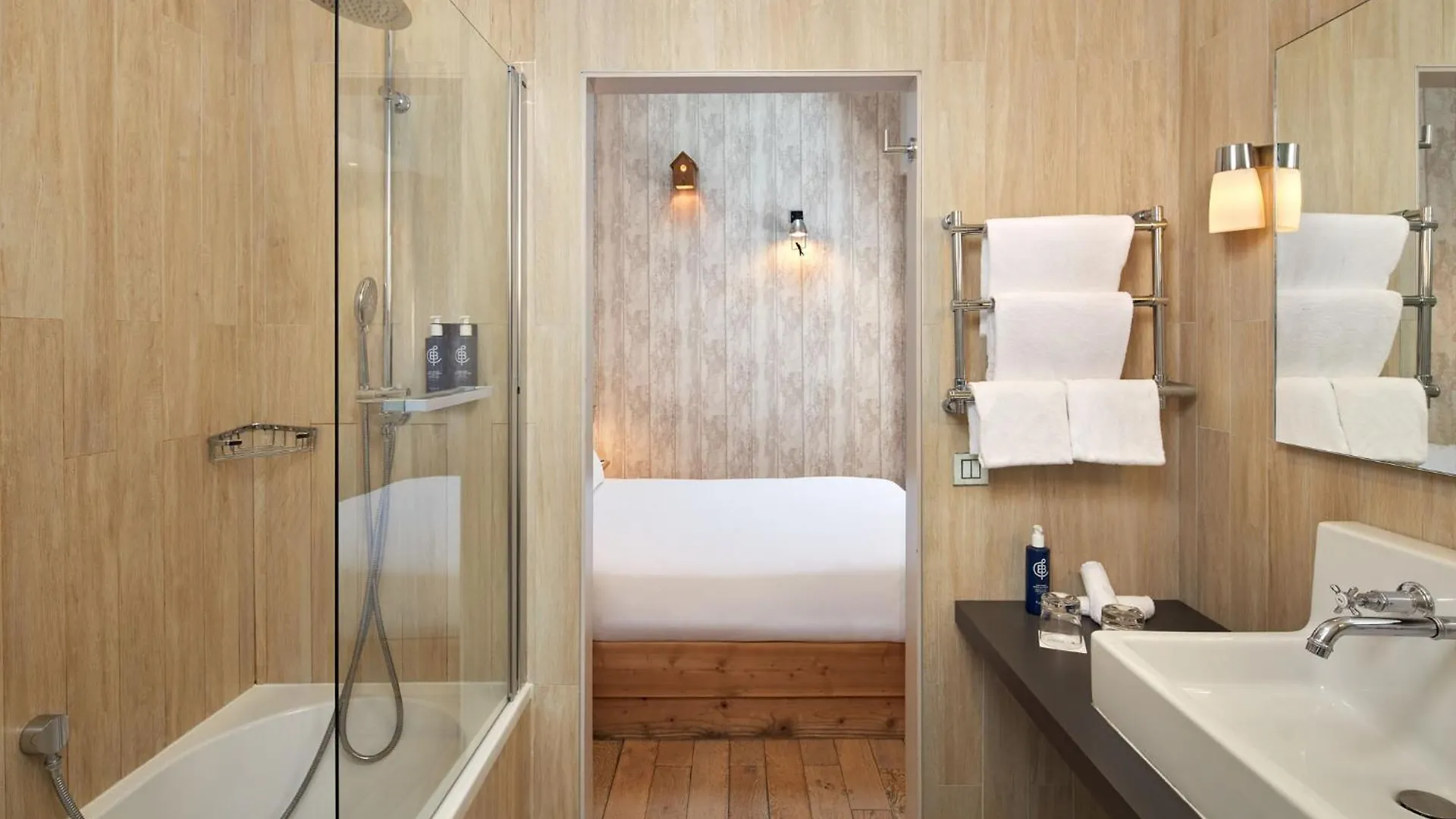 Les Plumes Hotel Paris